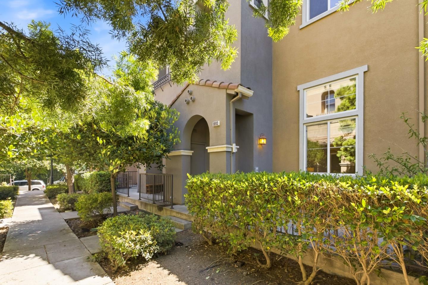 1893 Silva Place