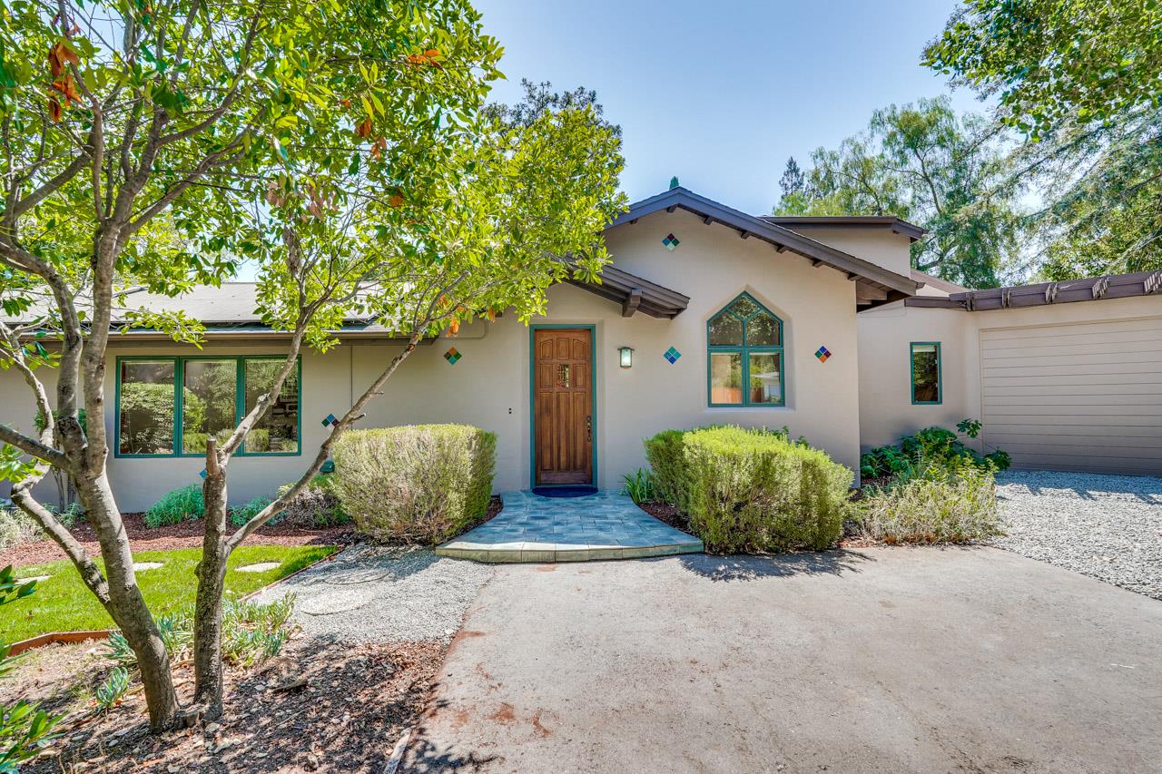 1625 Hazelaar Way