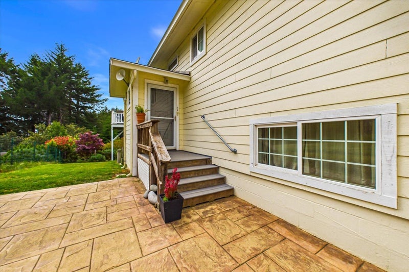 520 Redwood Road