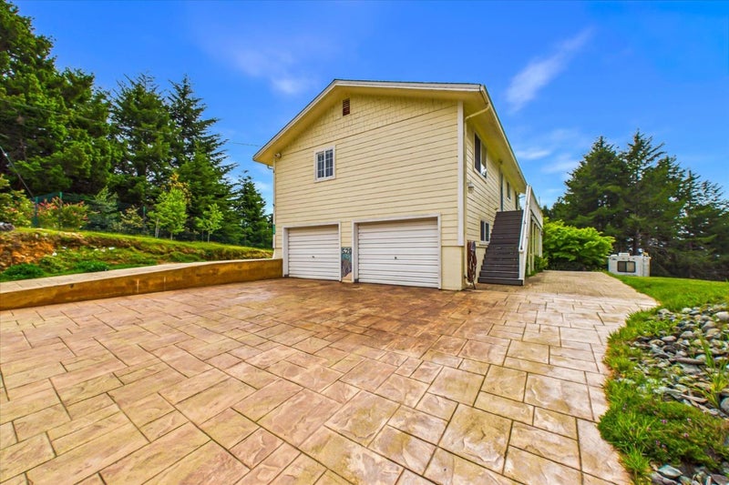 520 Redwood Road