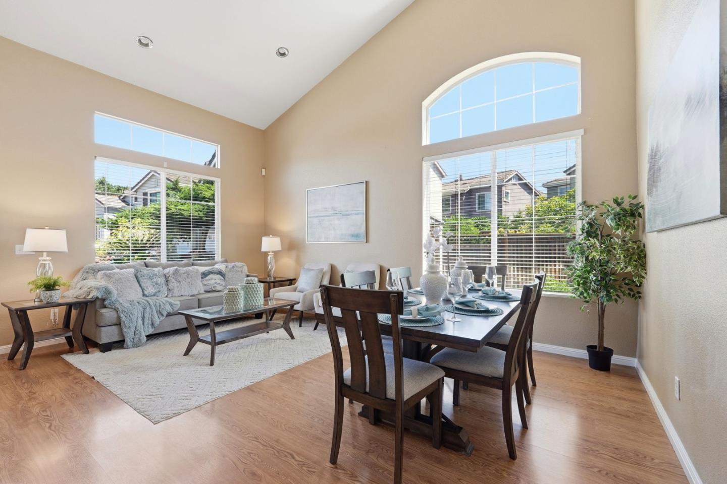 530 Hewes Court