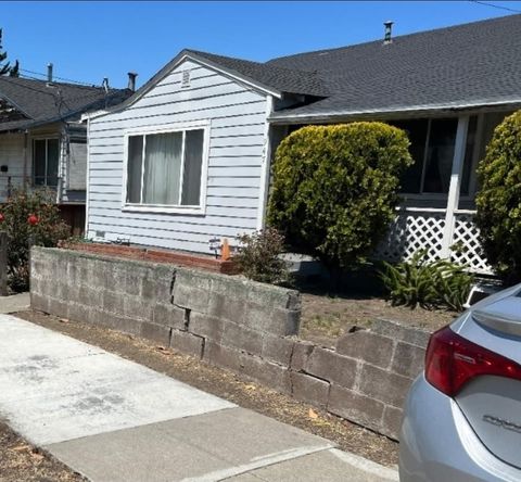 Photo of 947 91st Avenue, OAKLAND, CA 94603 (MLS # ML82030955)