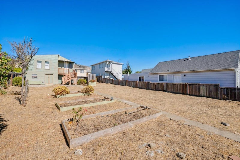 728 Commercial Avenue