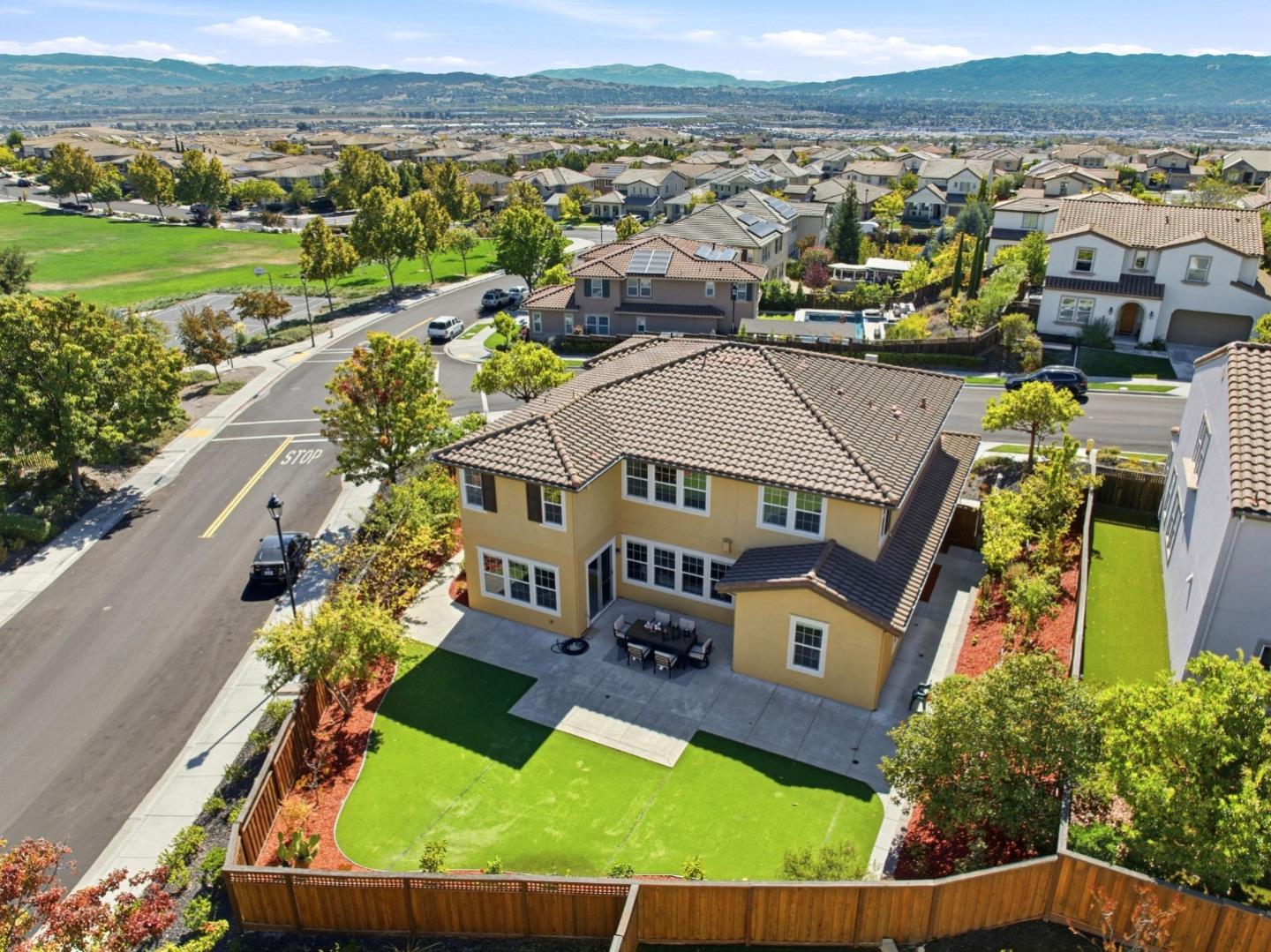 2309 Encanto Way