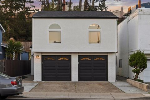 Photo of 550 Verducci Drive, DALY CITY, CA 94015 (MLS # ML82034762)