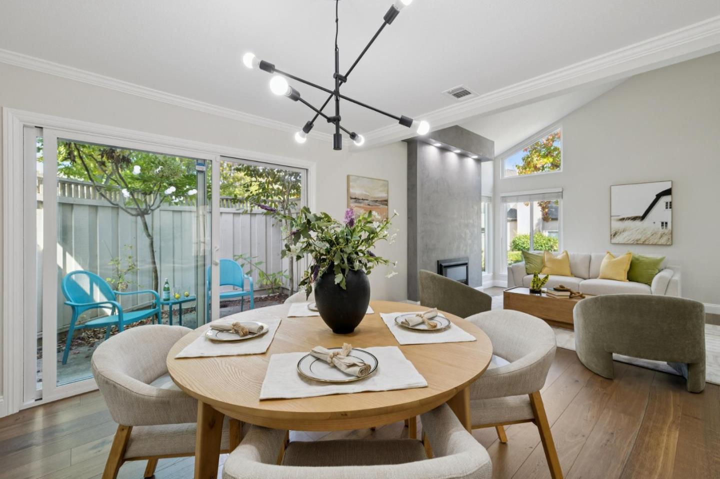 1901 La Corona Court