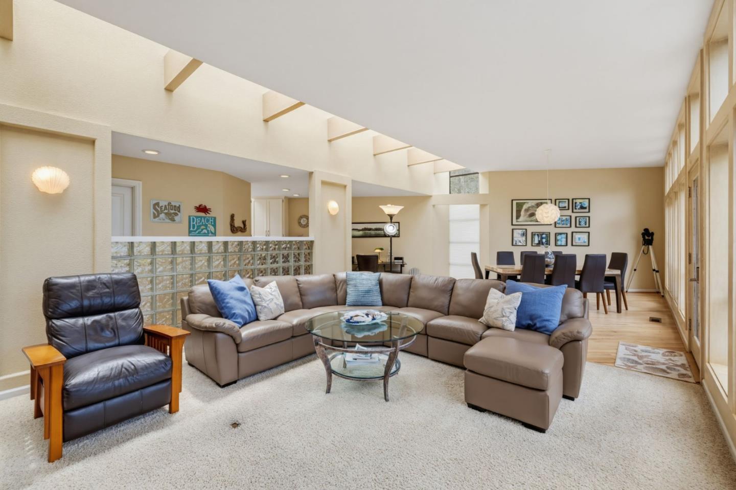 103 Dunsmuir Court