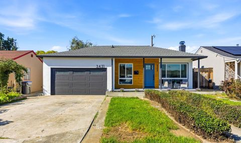 Photo of 3431 Golf Drive, SAN JOSE, CA 95127 (MLS # ML82037167)