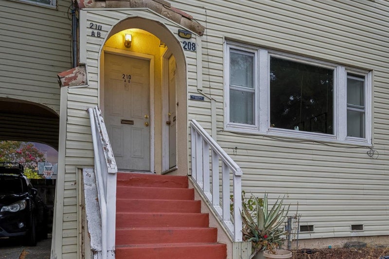 208 Ridgeway Avenue