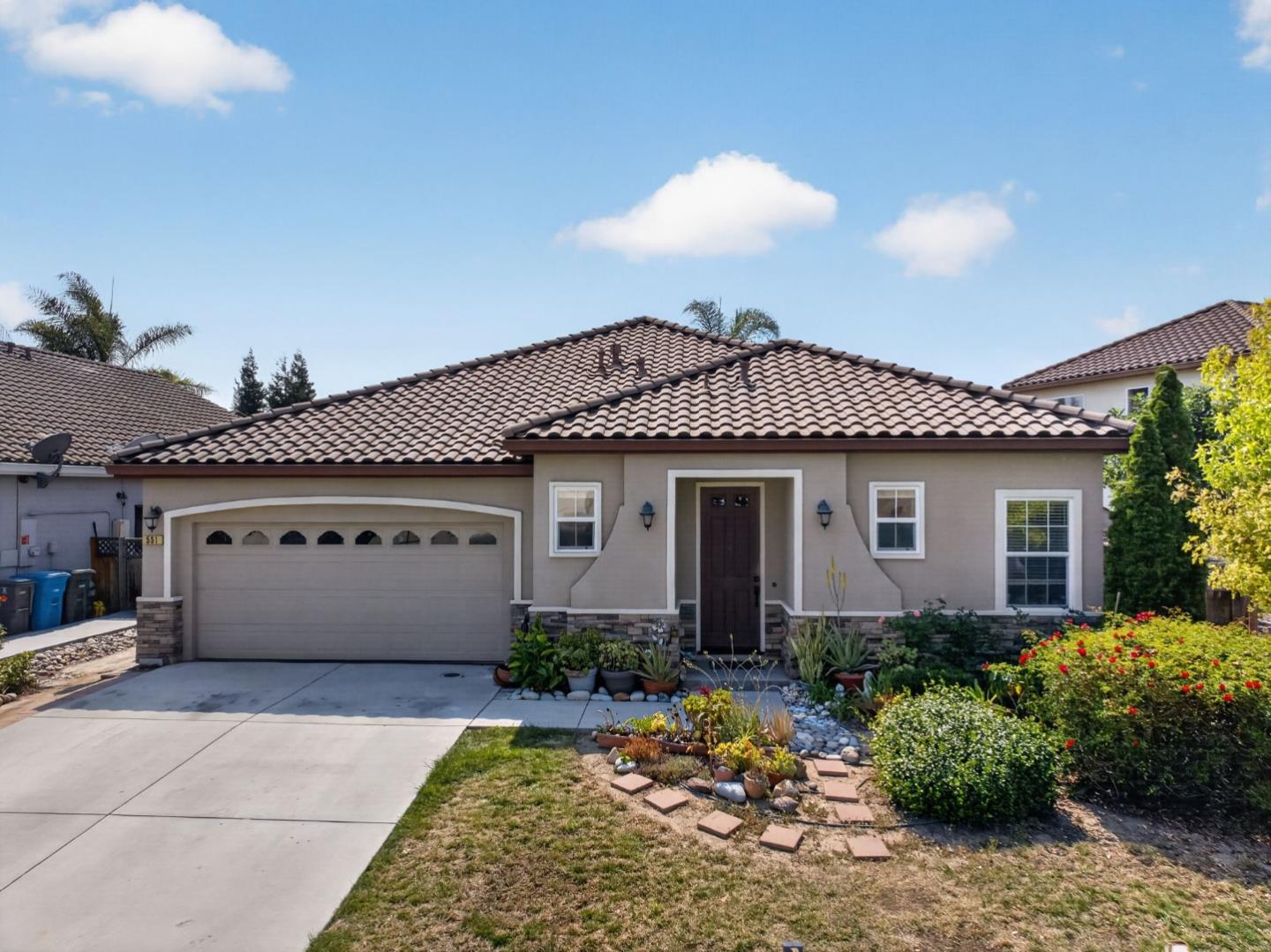 551 Hillock Drive