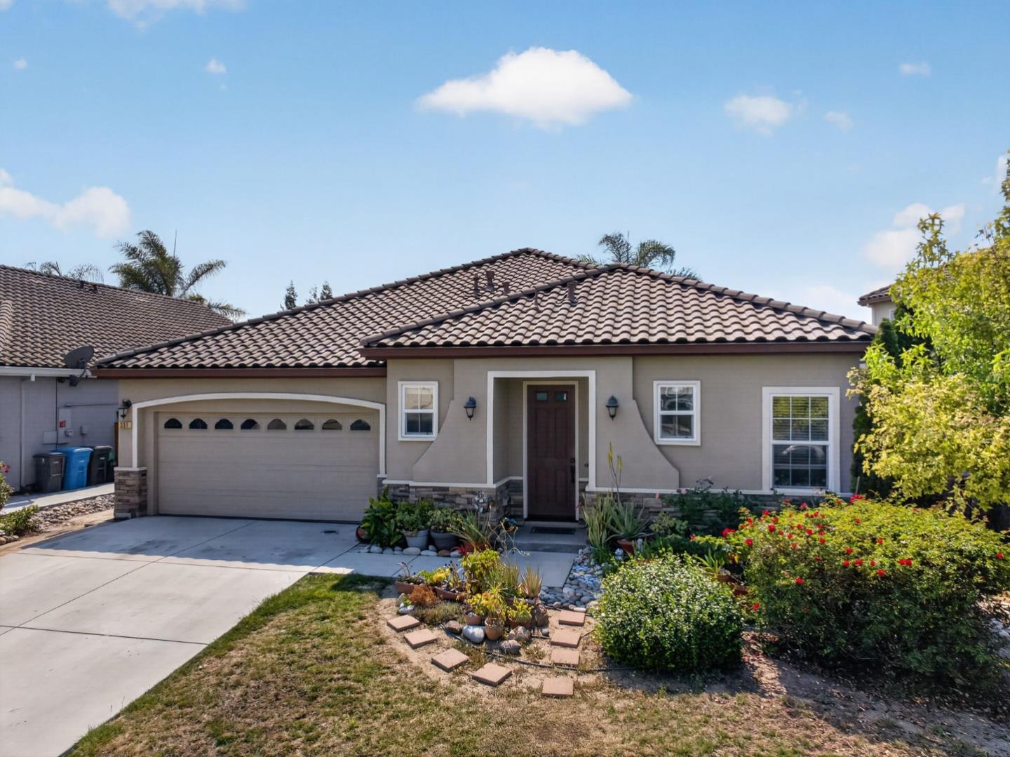 551 Hillock Drive