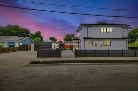 Tiny photo for 665 Hawthorne Avenue, CAMPBELL, CA 95008 (MLS # ML82020807)