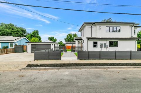 Tiny photo for 665 Hawthorne Avenue, CAMPBELL, CA 95008 (MLS # ML82020807)