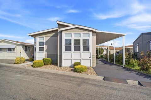 Photo of 1200 W Winton Avenue #203, HAYWARD, CA 94545 (MLS # ML82033743)