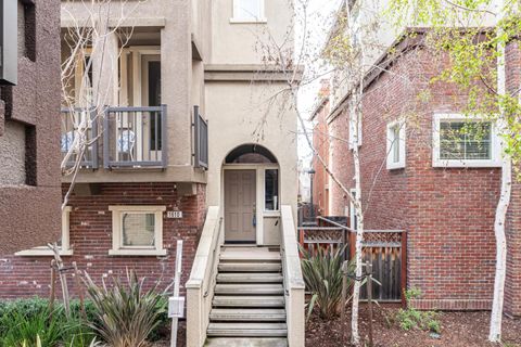 Photo of 1610 Vendre Place, SAN JOSE, CA 95131 (MLS # ML82042239)