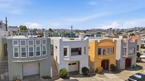 35 Castle Manor Avenue, San Francisco, CA 94112 - #: ML82053690