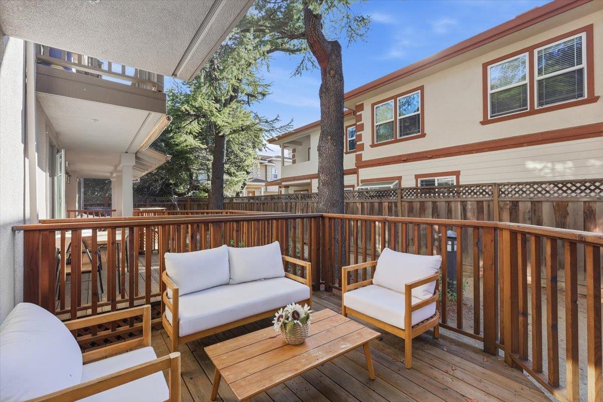 1537 Hummingbird Place