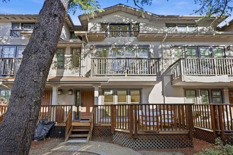 1537 Hummingbird Place