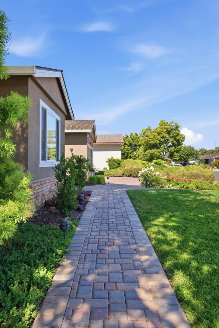 1040 Cassia Way