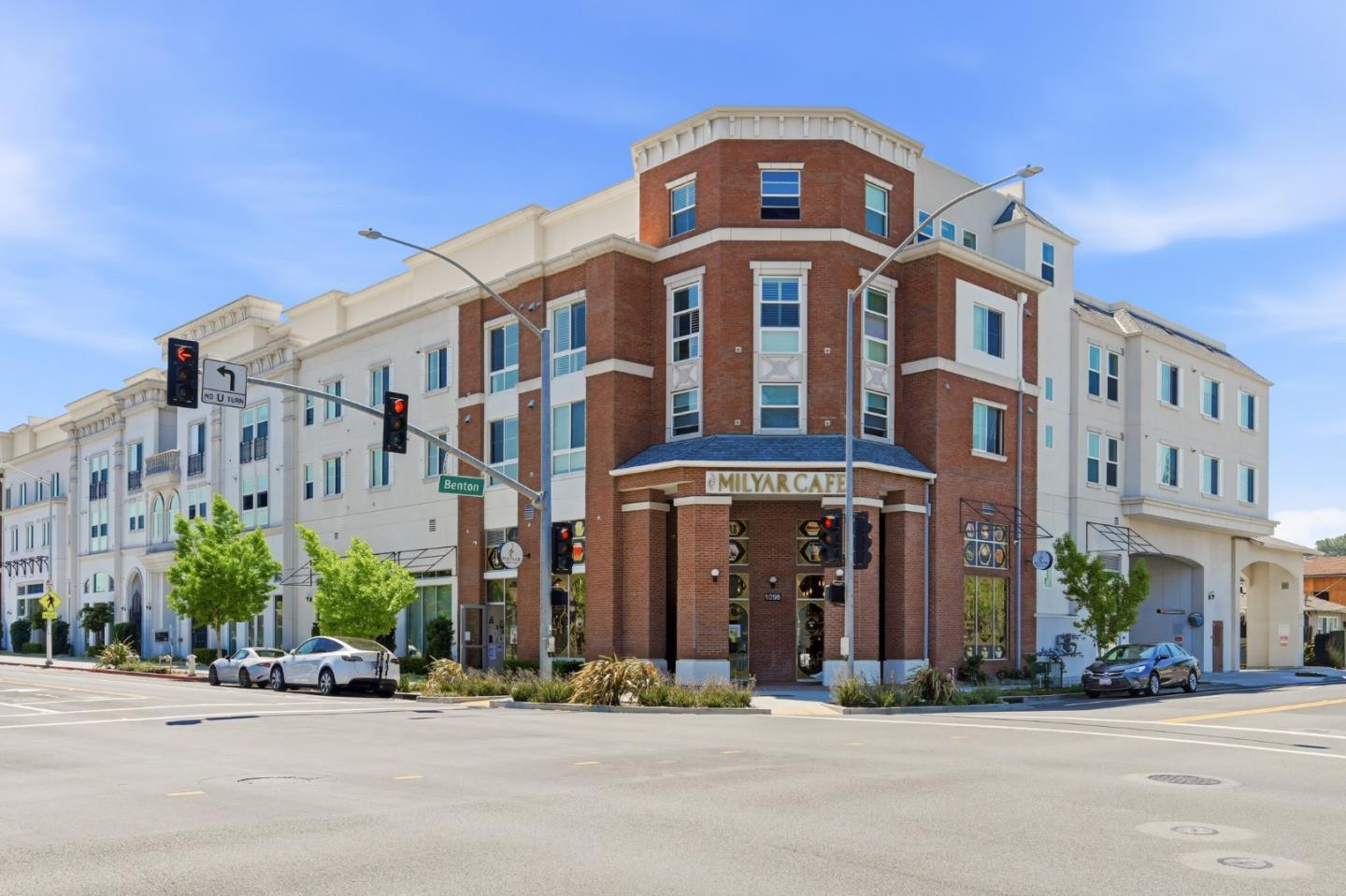 1048 Monroe Street 307