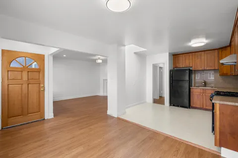 MLS: ML82004309