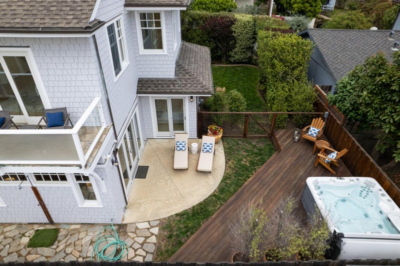 2 Alameda Avenue