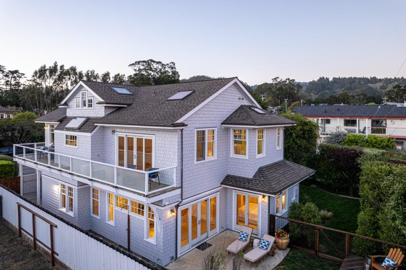 2 Alameda Avenue