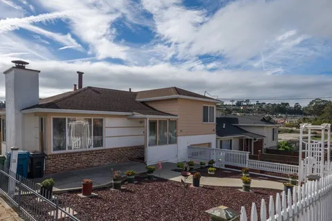 204 Garden Lane, Daly City, CA 94015 - #: ML82026728