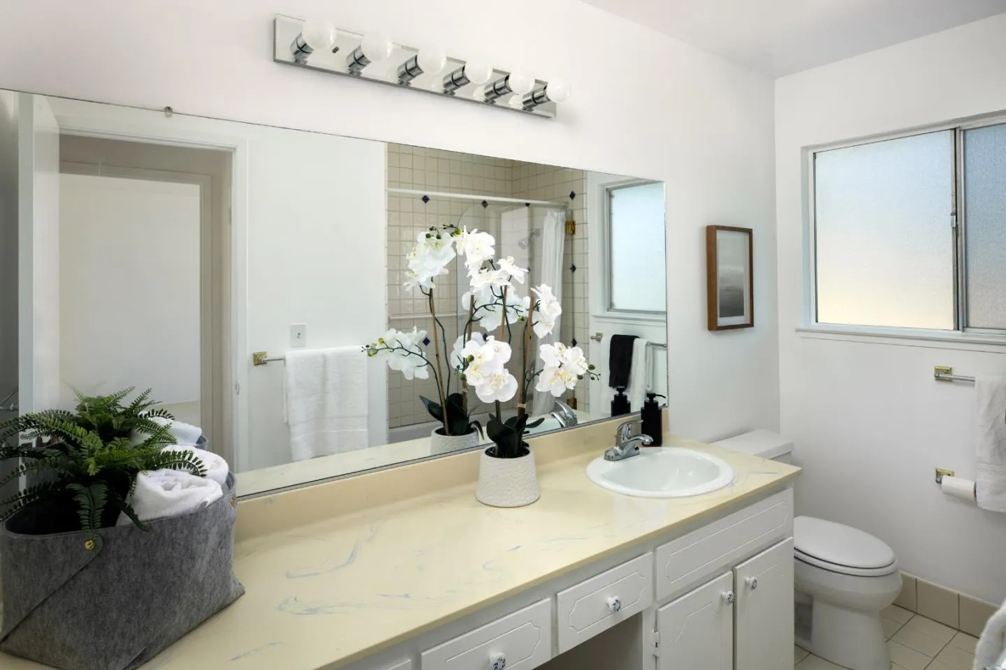 San Jose, California 95120, United States, 5 Bedrooms Bedrooms, ,3 BathroomsBathrooms,Residential,Pending,105365