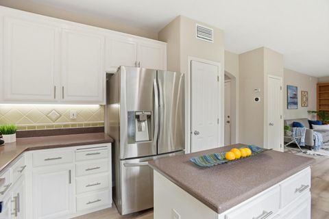 Tiny photo for 928 Wilks Street, EAST PALO ALTO, CA 94303 (MLS # ML82032913)