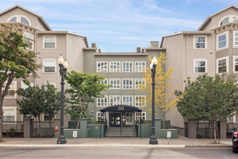 Photo of 555 10th Street #102, OAKLAND, CA 94607 (MLS # ML82062231)