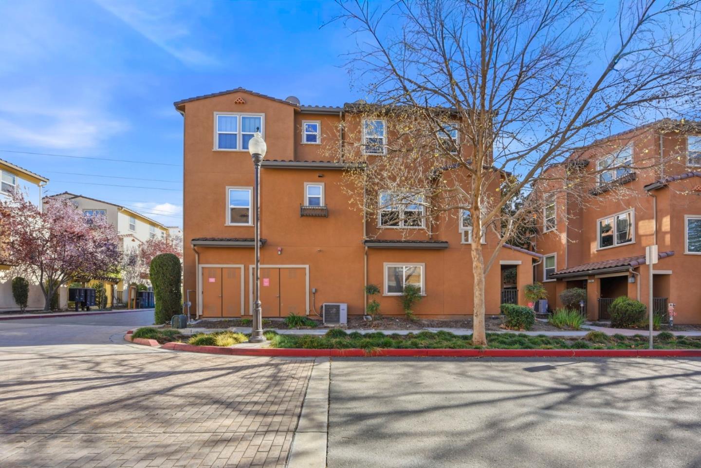 43896 Paso Pino Common