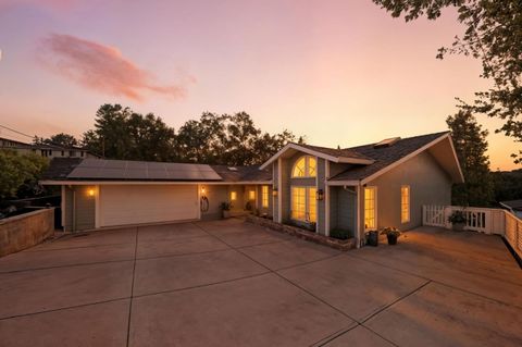 Photo of 3654 Altamont Way, REDWOOD CITY, CA 94062 (MLS # ML82022460)