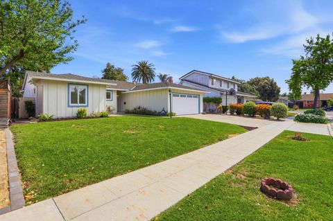 Tiny photo for 372 Mustang Street, San Jose, CA 95123 (MLS # ML82035892)