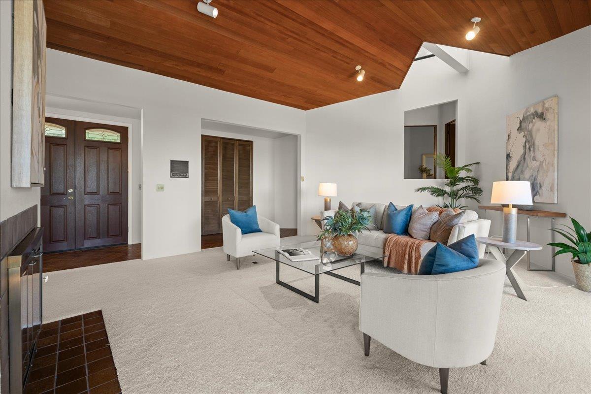 16655 Oak View Circle