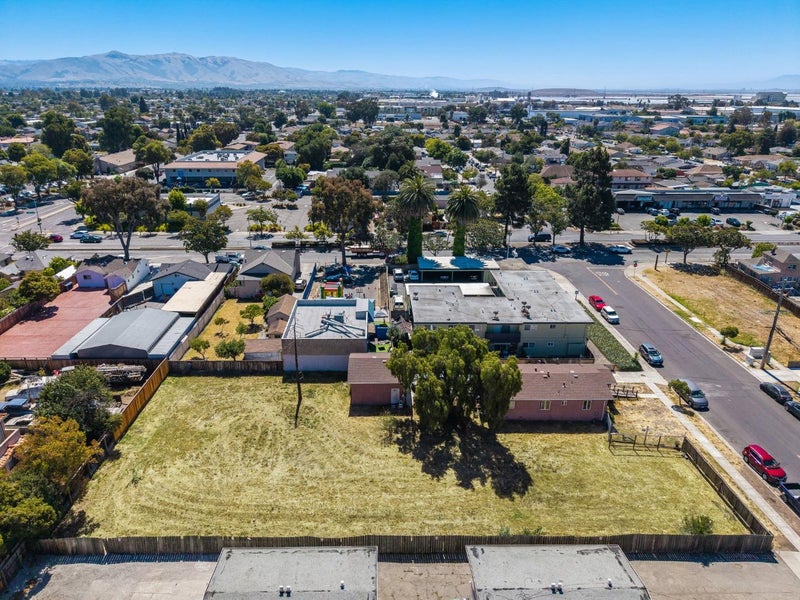36952 Mulberry Street