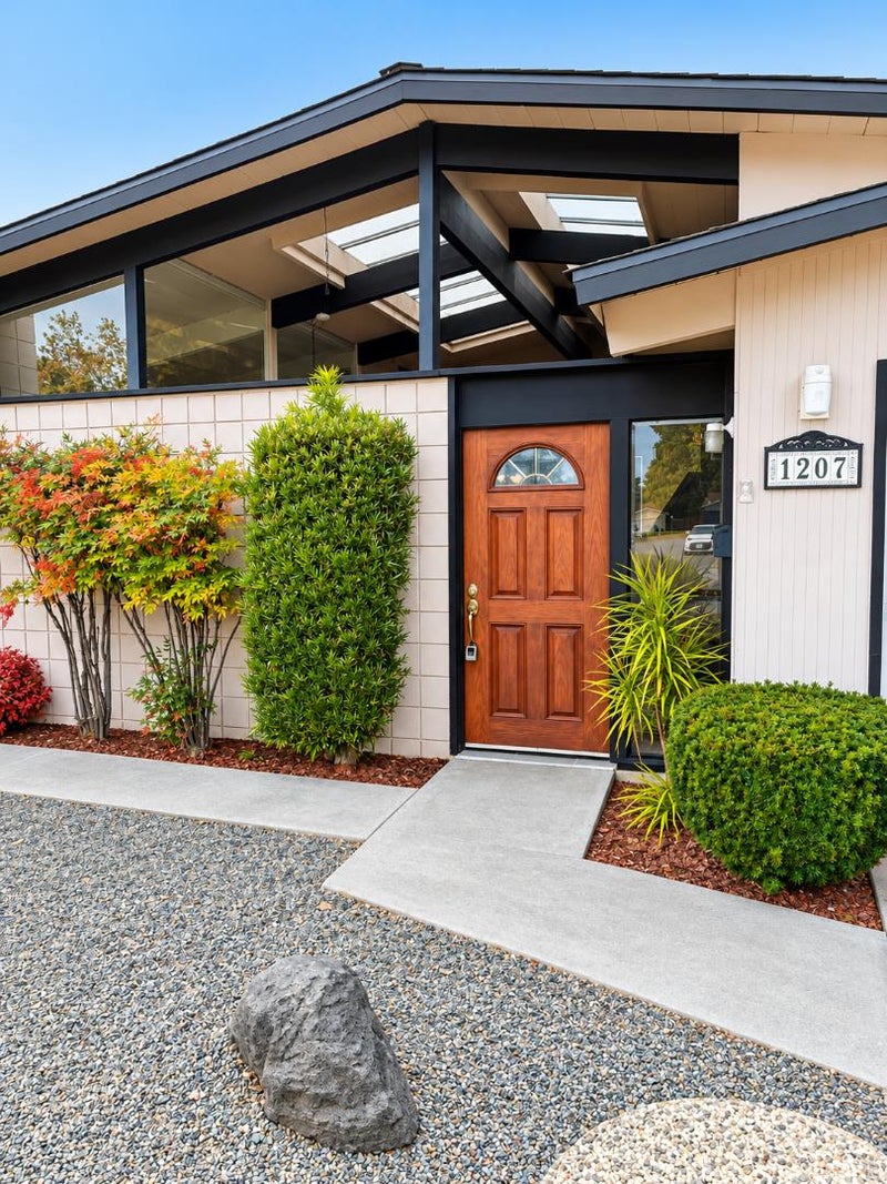 1207 Robbia Drive