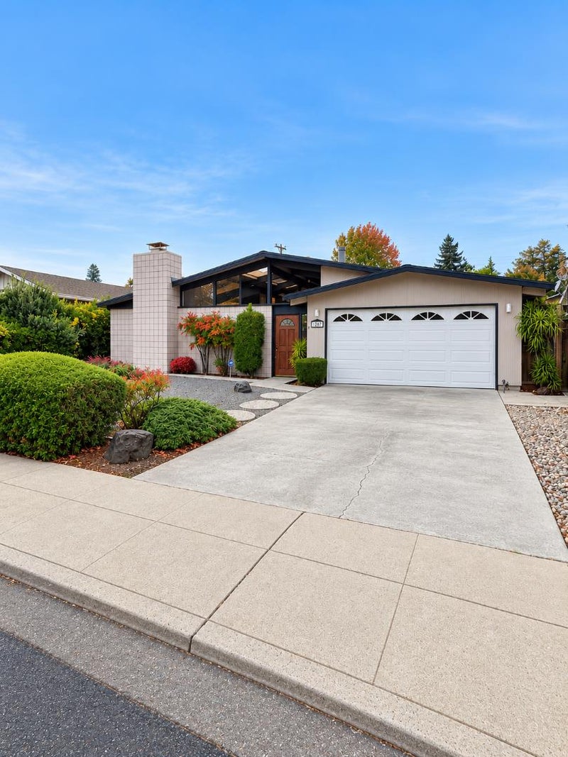1207 Robbia Drive