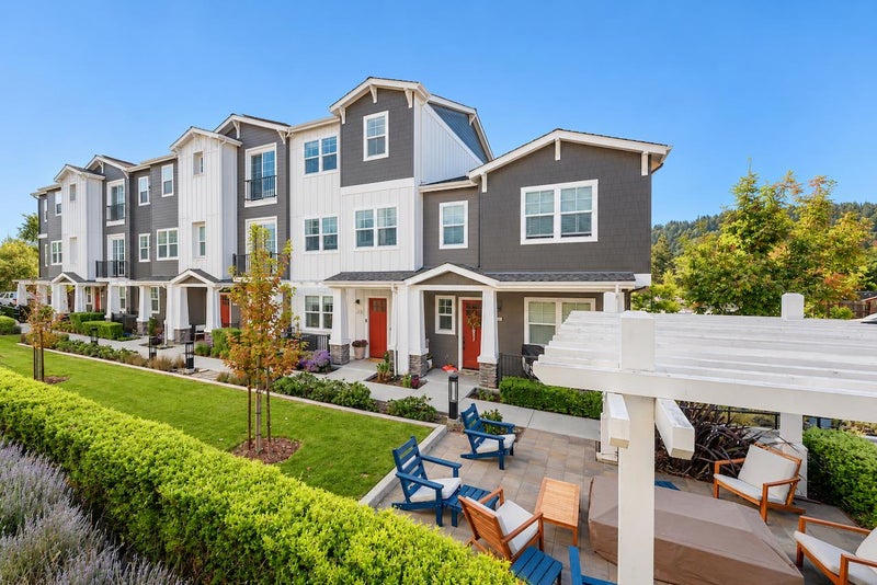 201 Cove Lane