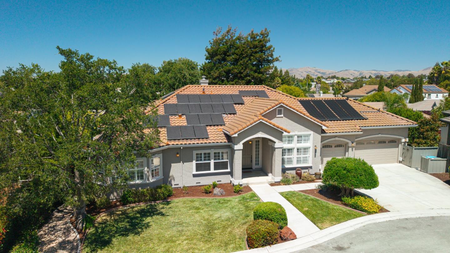 961 Oak Creek Court