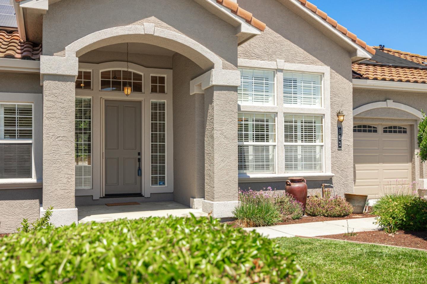 961 Oak Creek Court
