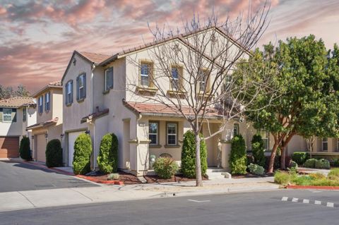 Tiny photo for 115 Lusitano Way, Gilroy, CA 95020 (MLS # ML82039105)