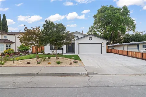 880 Las Palmas Drive, Santa Clara, CA 95051 - #: ML82004564