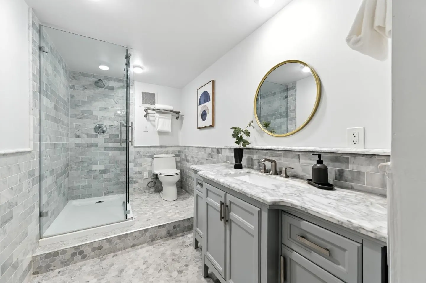 Belmont, California 94002, United States, 5 Bedrooms Bedrooms, ,4 BathroomsBathrooms,Residential,Active,199017