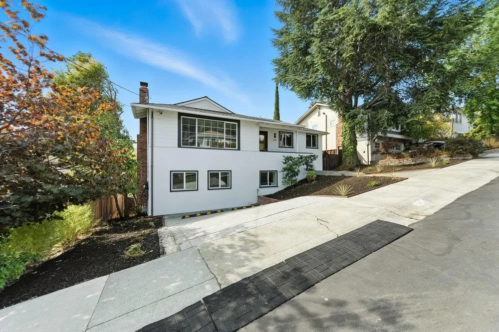 Belmont, California 94002, United States, 5 Bedrooms Bedrooms, ,4 BathroomsBathrooms,Residential,Active,199017