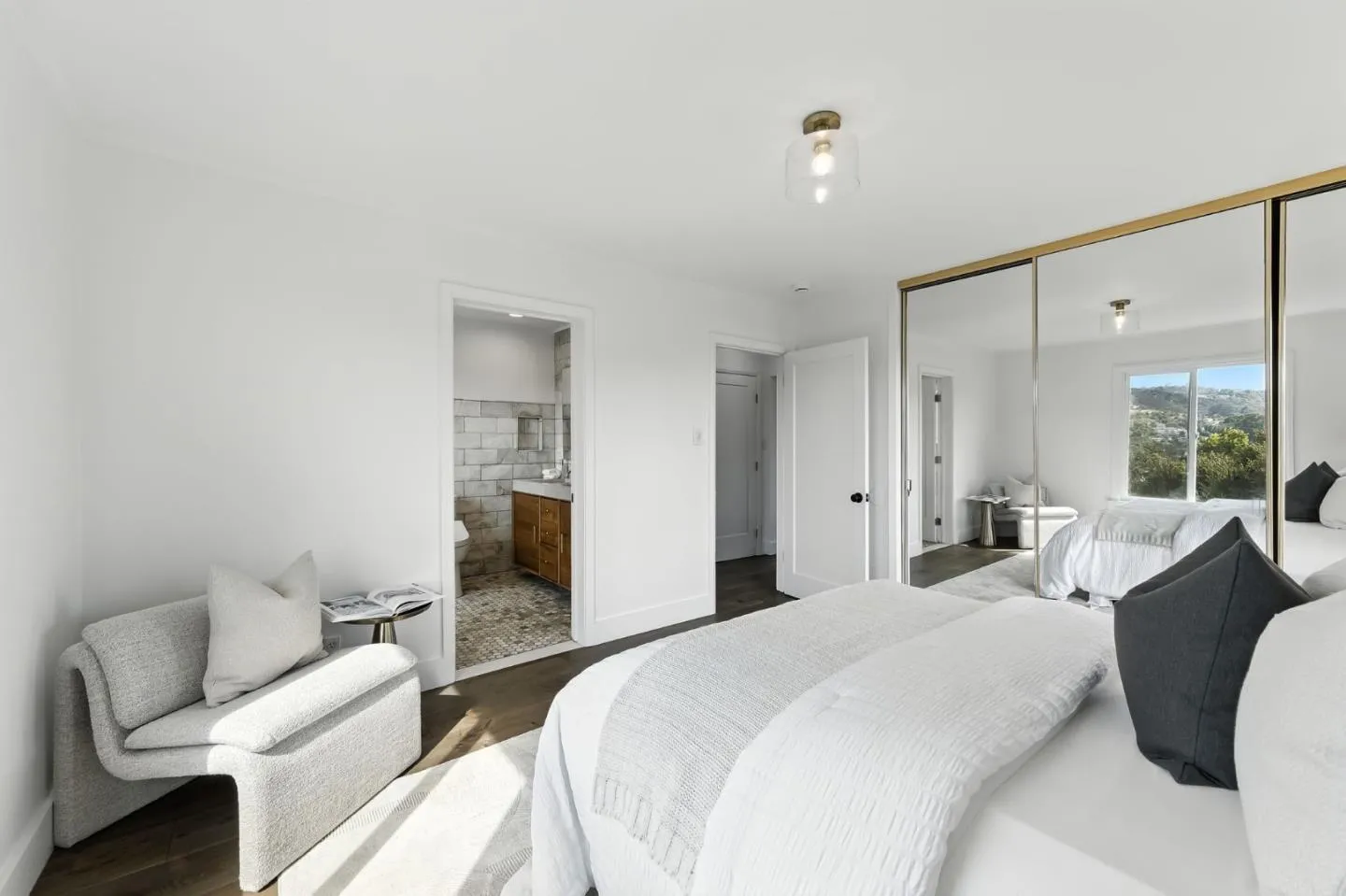 Belmont, California 94002, United States, 5 Bedrooms Bedrooms, ,4 BathroomsBathrooms,Residential,Active,199017