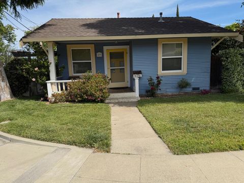 Photo of 89 E Rincon Avenue, CAMPBELL, CA 95008 (MLS # ML82043874)