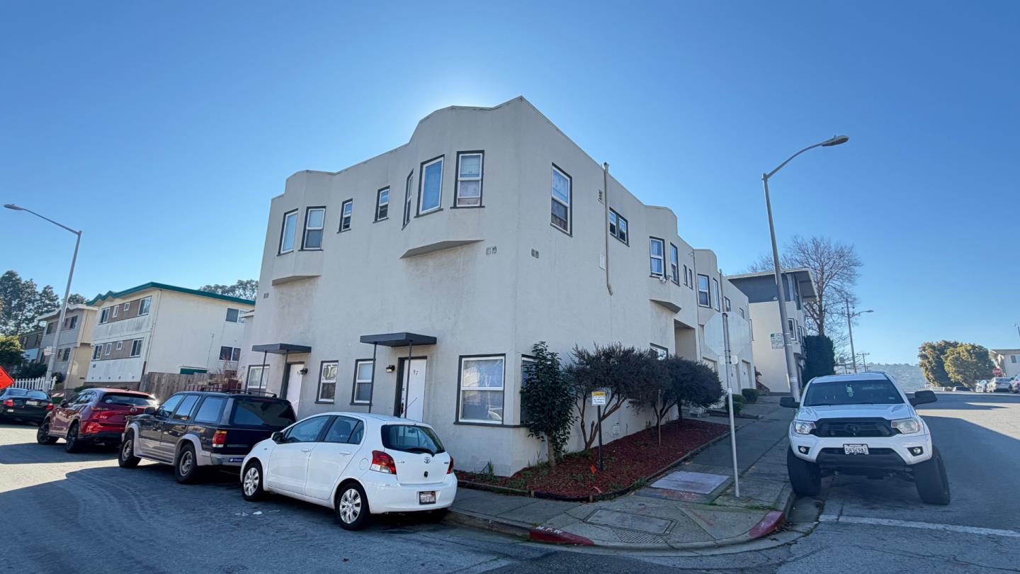 105 Chadbourne Avenue