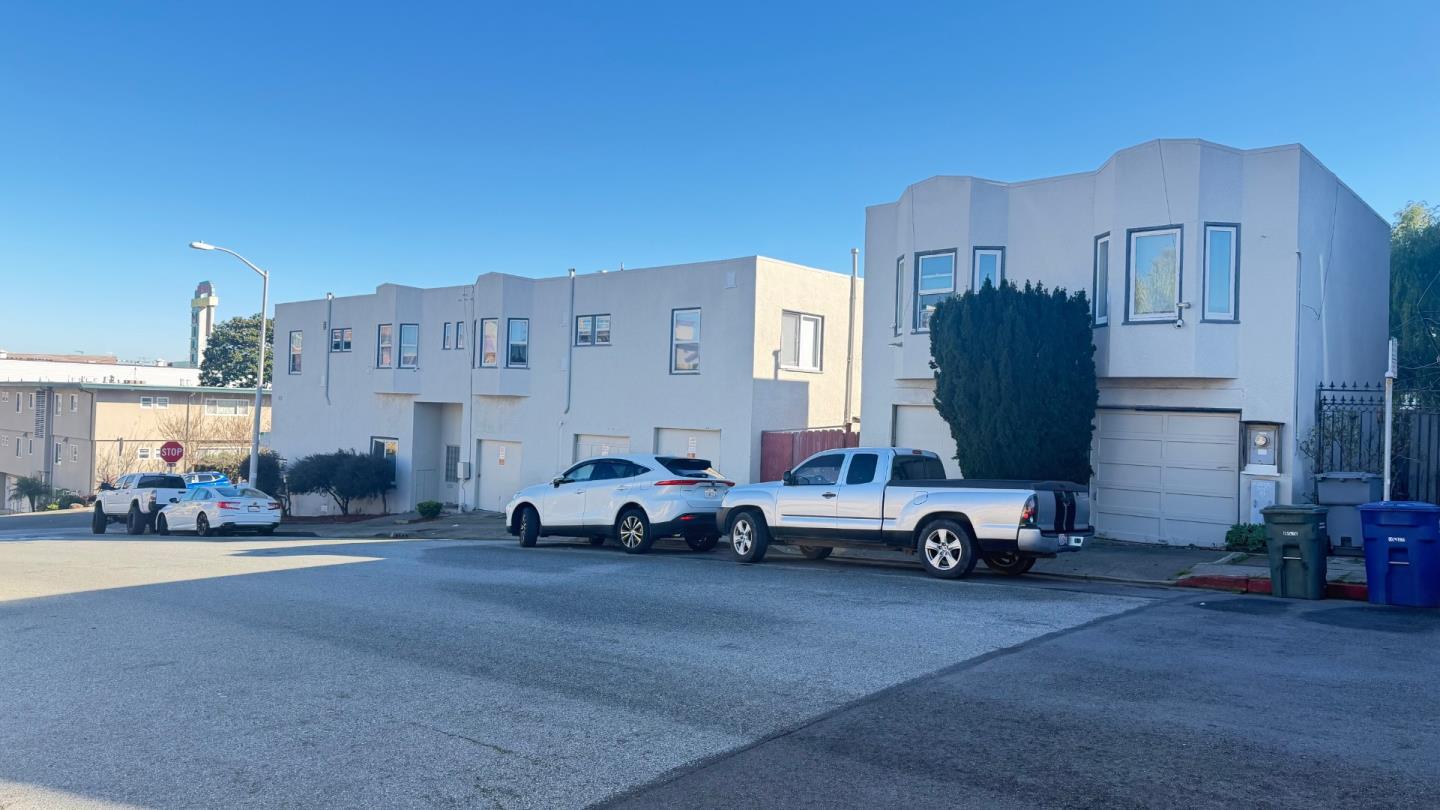 105 Chadbourne Avenue