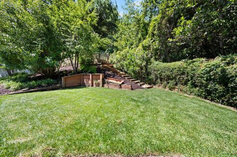 Tiny photo for 220 Robin Road, HILLSBOROUGH, CA 94010 (MLS # ML82048818)